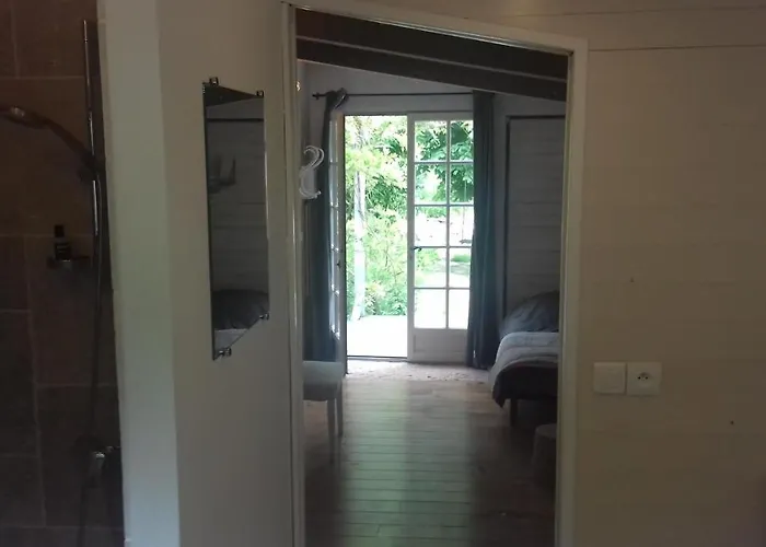 Le Calme Bed & Breakfast 3*