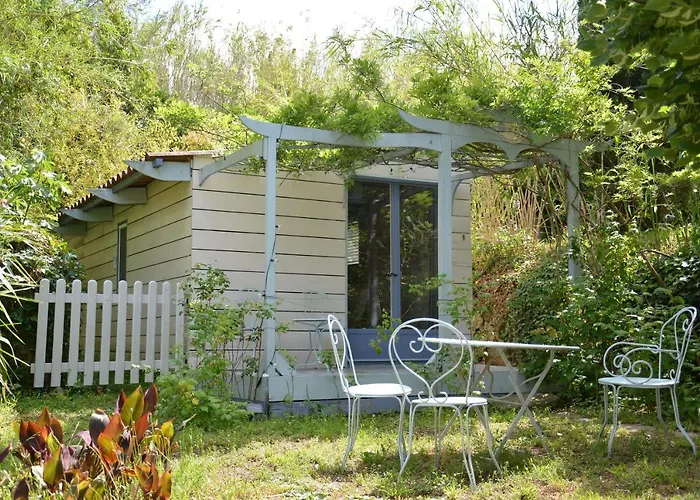 Le Calme Bed & Breakfast 3*